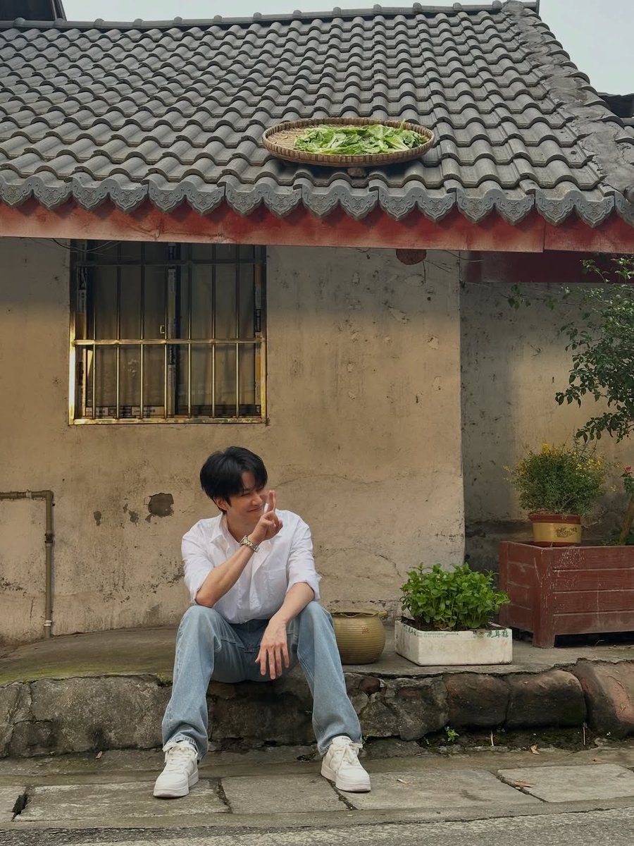 golfmikedotcom's tweet photo. เข้าฉายที่จีนแล้ว 🐕
#m1keangelo IG update
#NOBODYBUTYOU #nobodybutyouxmikeangelo
#mikeangelo #ไมค์พิรัชต์
#电影不能错过的只有你2 #不能错过的只有你2 https://t.co/m93cnitAjM