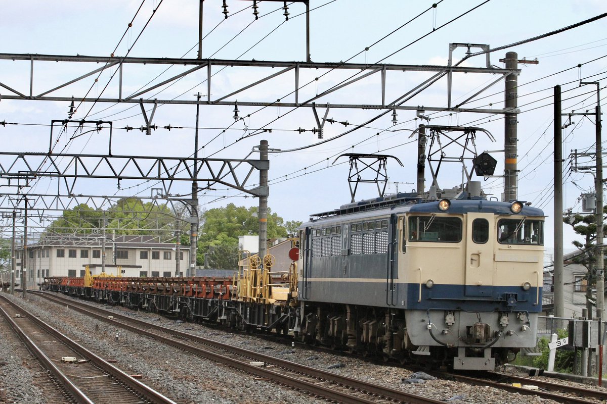 zoomingm7's tweet photo. ご近所でのEF65おっかけ(*´∀｀)＊ 
08/04/18（土）工8389レ 糸崎転回工臨
EF65 1128

大盛況でした
みなさまおつかれ様でした！

#下関機関区
#PF
#国鉄色
#ブルトレ世代
#ゆる鐡

工8389レ糸崎転回工臨
EF65-1128+ロンチキ12B https://t.co/1I3kCjAjBA