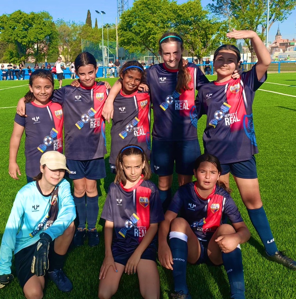 ad_sanpascual's tweet photo. Empata el Alevín femenino en un partido de máxima igualdad.

Sigue mejorando mucho este grupo de jugadoras, gran evolución desde el inicio de la temporada.

Academia Fénix 3 - 3 SanPas 

🔴🟠🔵 #VamosSanPas https://t.co/LUzt7RBAur