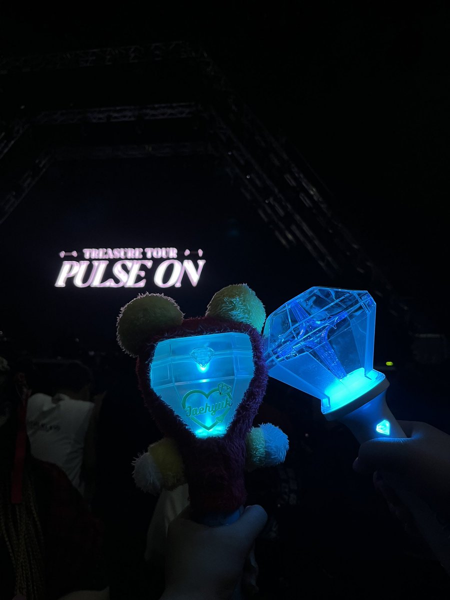 became friends on teumetwt 5 years ago, enrolled in same university, graduated and still attending concerts together. 

ILY FOREVER <a href="/icedkyu/">에이시 ⋆. 𐙚 ˚</a>
#PULSE_ON_IN_MANILA