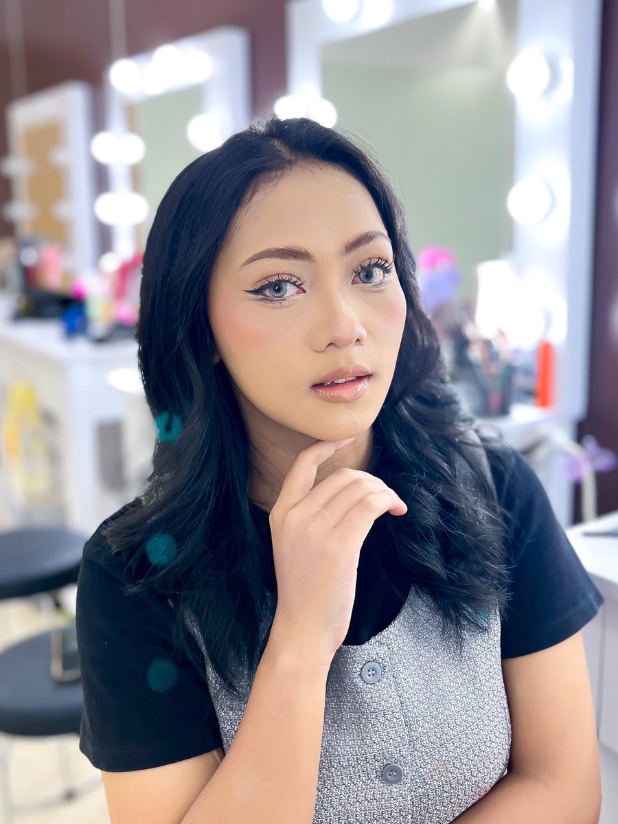 aicneliv's tweet image. Info Pricelist / Booking by WA 082296375280

📍BSD - Tangsel 

#zonauang #wts #MUA #BSD #tangerang #jakarta #muajkt #hairstylist #graduation #bridesmaid #makeupartist #tangsel #tangerangselatan