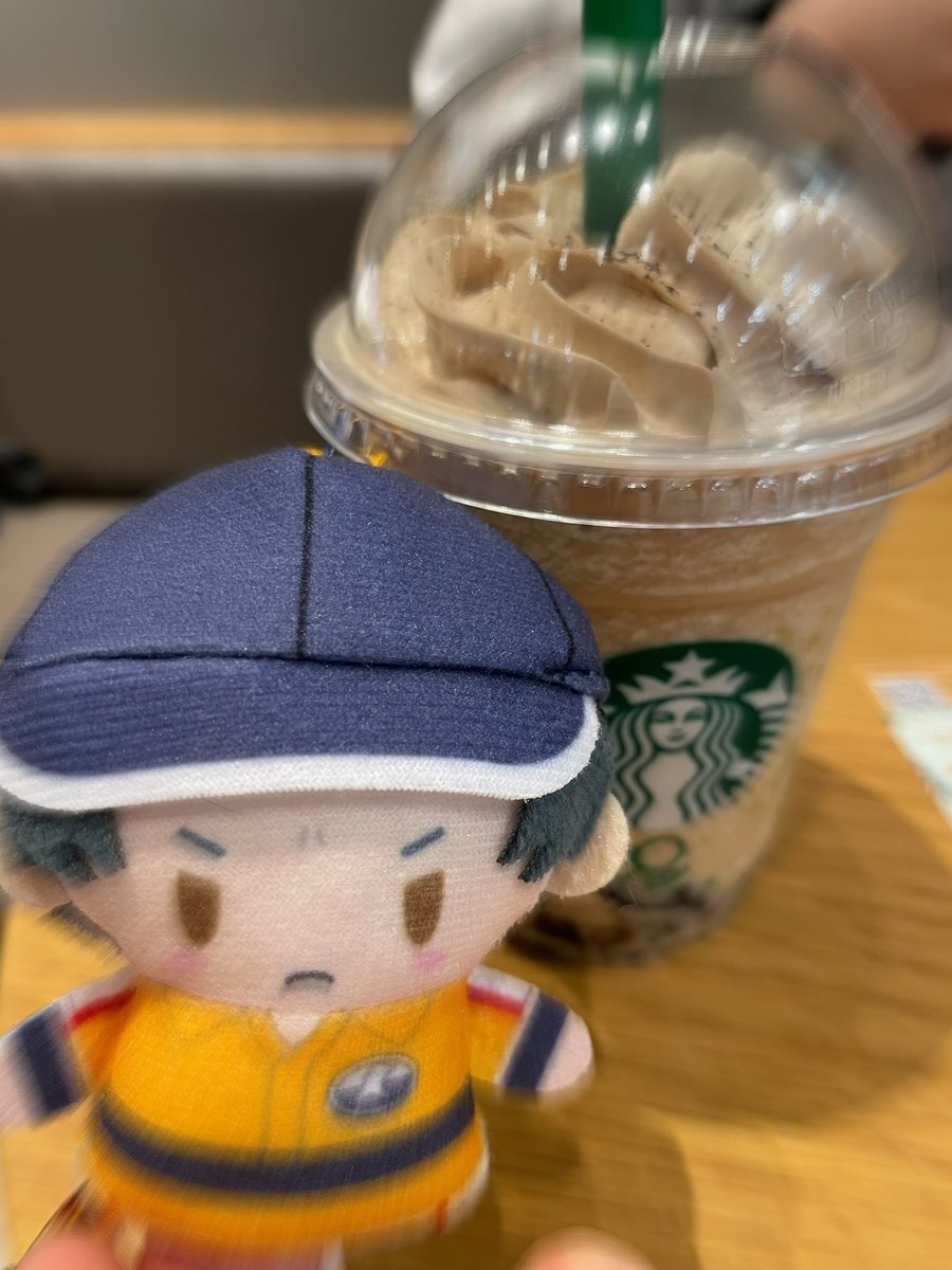 普段並んでたら買わん㌔、どうしても飲みたかったKARA(コリァ歌手)並んだｯ‼️😡💢👊並んだ価値㌃😡💢👊