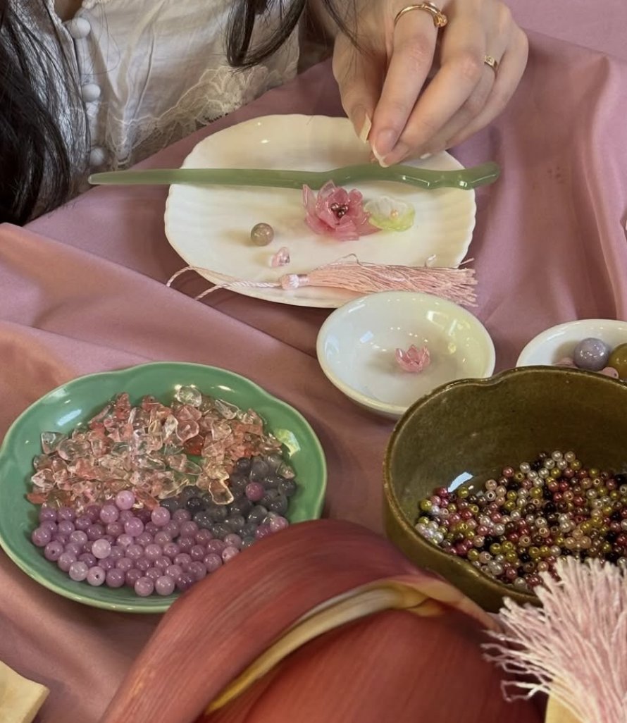 ใครกำลังหากิจกรรมทำ เพื่อนส่งเวิร์คชอปปิ่นปักมาให้ น่ารักมาก อยากไปทำเลย ของร้าน roshamboroom