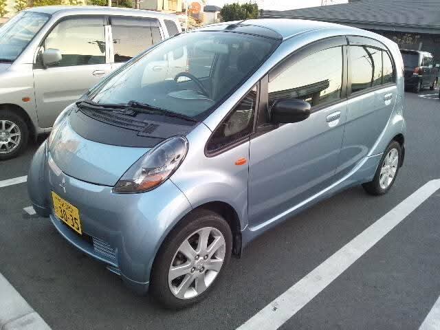 kando42515870's tweet photo. 初代アイちゃんの画像が出てきた٩(♡ε♡ )۶　グーグルフォトが10年前の思い出として提案してきたやつ。このときは新たな通勤車としてスタイルだけ好きで後はな～んも期待せず買ってきた。が、一度乗って信号ひとつ動かしたら「これは長い付き合いになりそうだ」と、瞬間そう思った＼(^o^)／ https://t.co/niVaL5r0uL