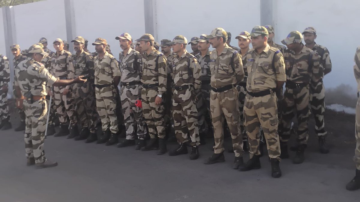 CISFWest's tweet image. Preparedness through practice. 🚨
A monthly mock drill on Bomb Threat/Bomb Search was conducted at Dry Dock by Deendayal Port Authority, Kandla, enhancing vigilance and coordinated response among stakeholders.
#CISF #SecurityDrill #Preparedness #Kandla #SafetyFirst @CISFHQrs