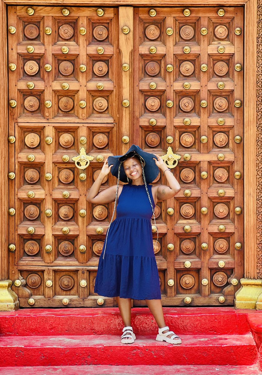 namdeee_'s tweet photo. 5 years ago today I was diagnosed with a fast growing aggressive blood cancer. 
But I’m still hereee!!! And I’m cancer freeeee!!! 🤭
Look at God! 💃🏽

Happy #cancerversary to meee! 🥳🥳🥳 https://t.co/kl8HJrLXI7