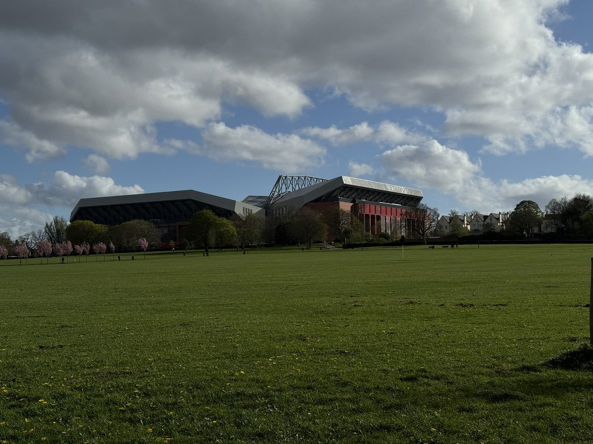 ScouseRepublic's tweet image. THIS IS ANFIELD! 

The largest stadium in the City and houses the most successful football team the City of Liverpool and the whole of England, has ever seen! 

When first built it was RENTED to Everton, who later left due to a dispute over rent.

That decision would go on to be