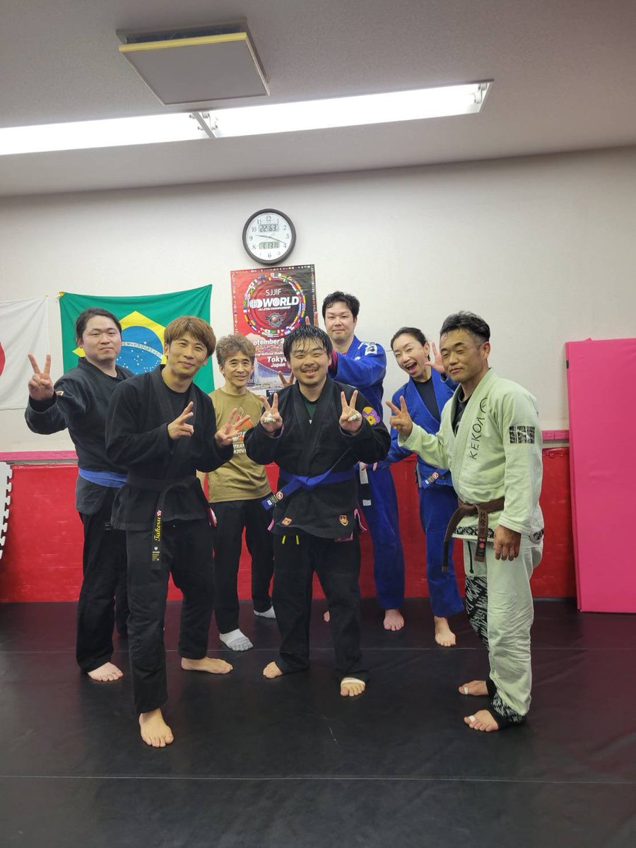 barixbari's tweet photo. 細々と続けてきたブラジリアン柔術で先日、初失神＆初勝利＆青帯昇格を果たしました

ブラジリアン柔術ゴールデン３H生放送特番をやる際にはぜひお声がけください https://t.co/9DPyzTJjyn