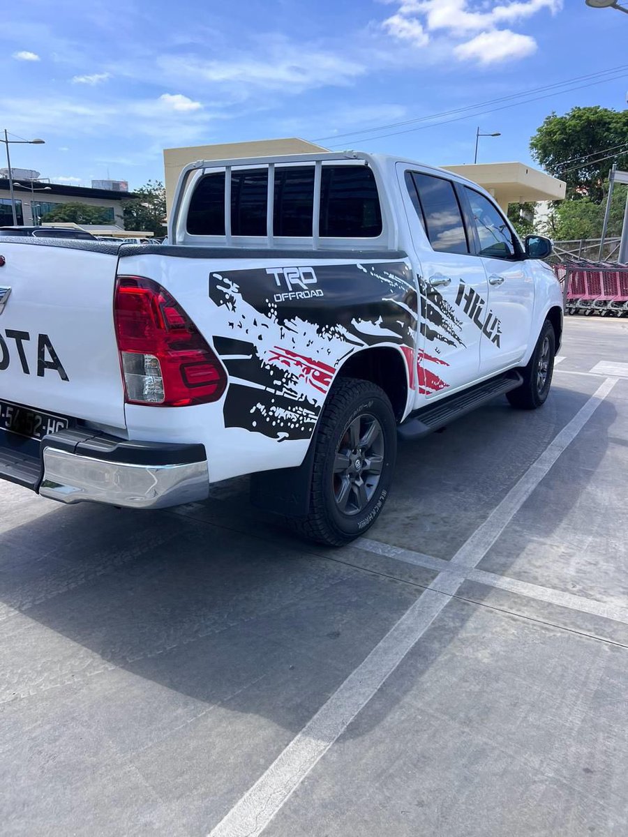 TOYOTA HIKUX JLO
Descrição da viatura:
- Motor Selado
- ⁠Ac em pleno funcionamento 
- Combustível: Gasóleo         
- Transmissão: Manual  
- ⁠Quilômetros: 83.000 KM
- ⁠Serie de matrícula: H
- Localização: Morro Bento  
Preço: 31.500.000,00 AKZ
Liga: 927628441