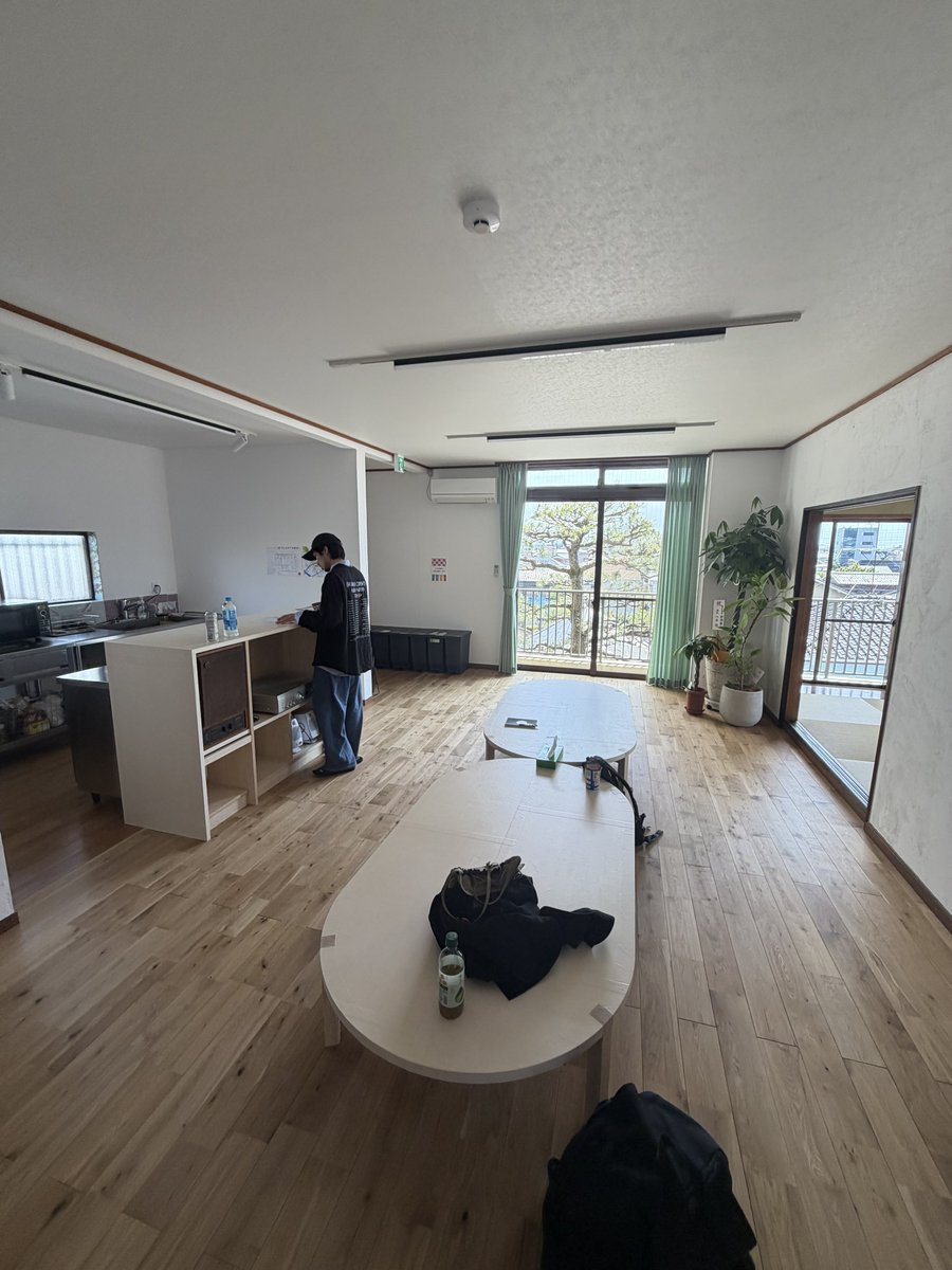 eiichi_kyo's tweet photo. 雪国泊まり込みで製作中です、アジカン後藤さんのスタジオにて https://t.co/82AS3DWjUT