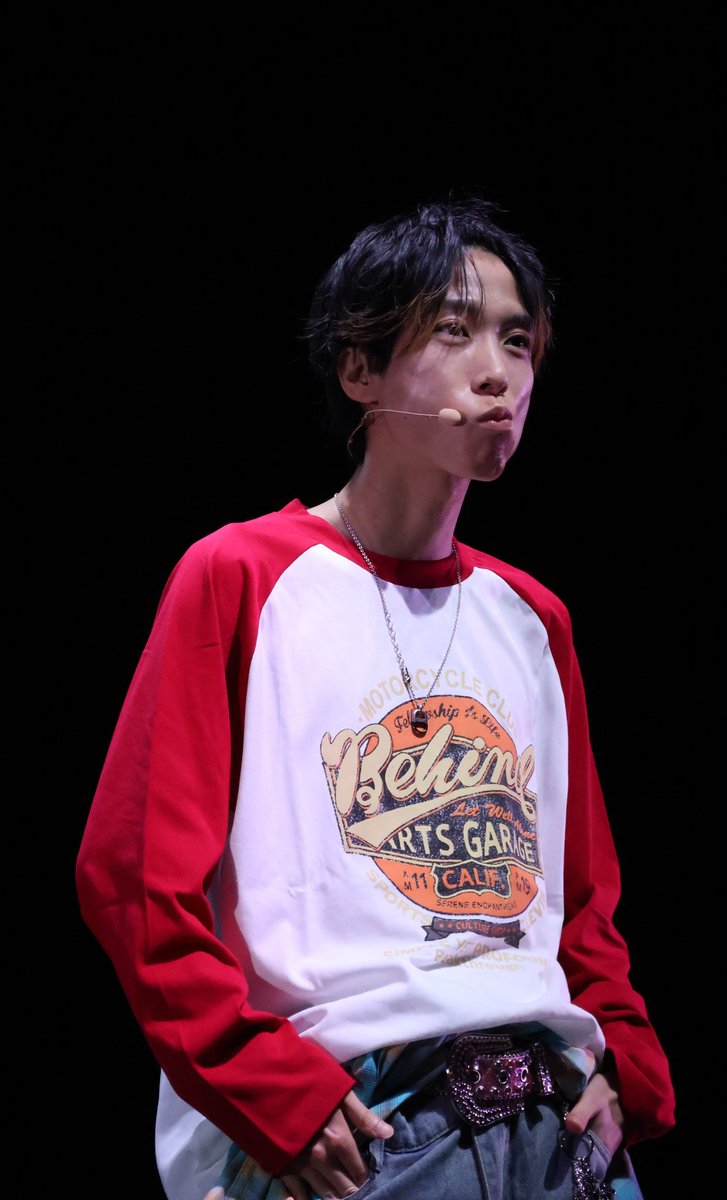 えびふらい tweet media