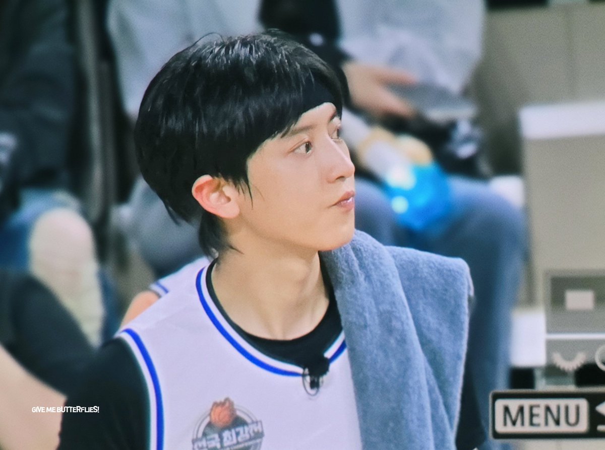 GIVE ME BUTTERFLIES! tweet media