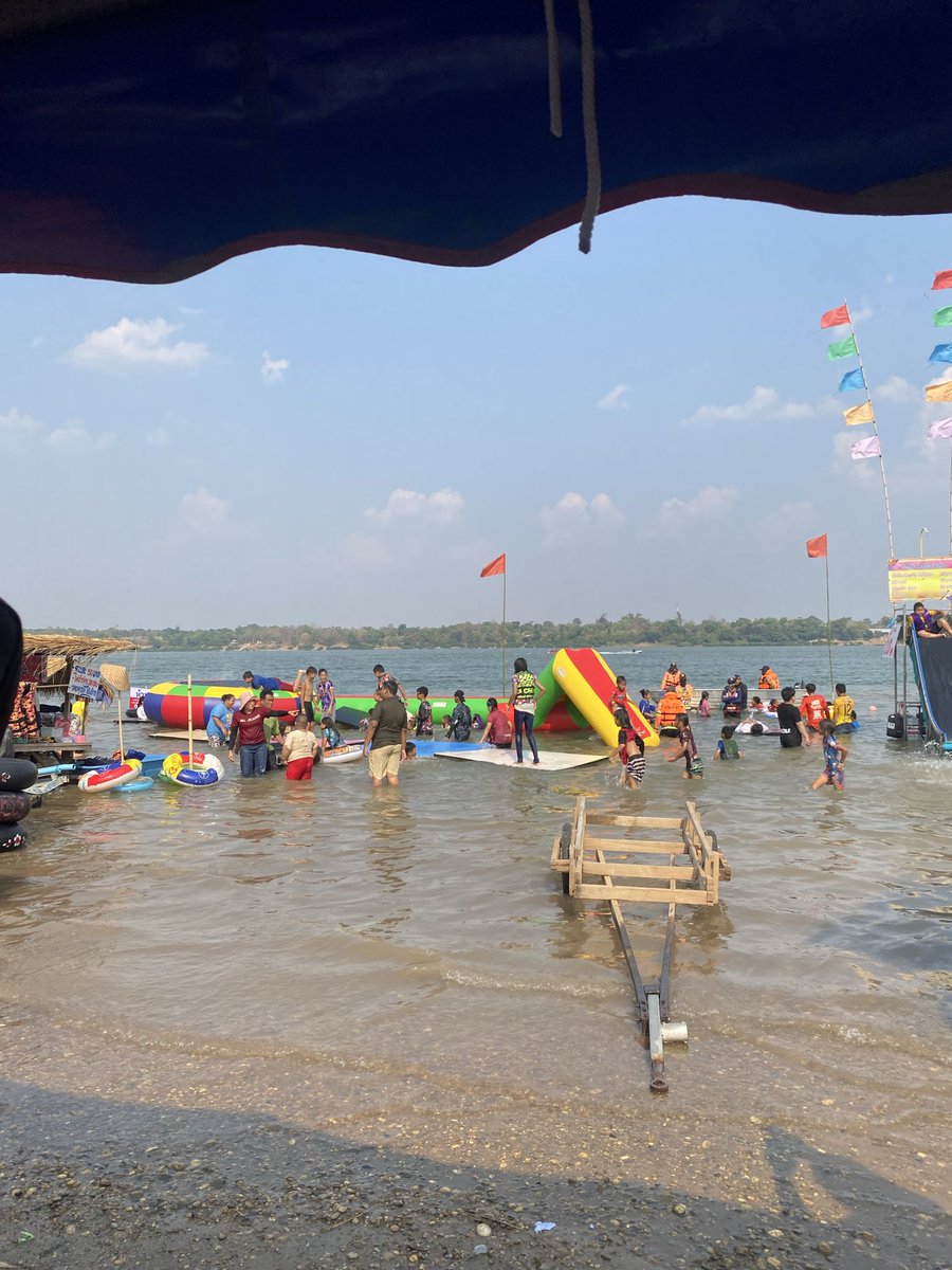 0.🕳️ tweet media