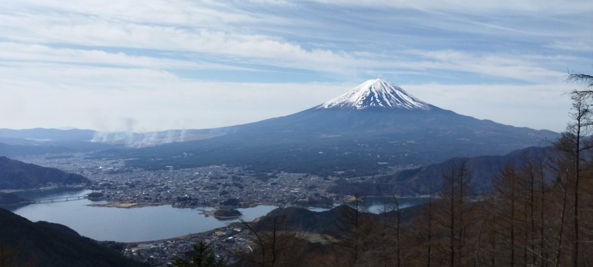 yyyouzo's tweet photo. 富士山やっぱりキレイだなあ。どこから見ても絵になる。 https://t.co/0hnoIkxXOg