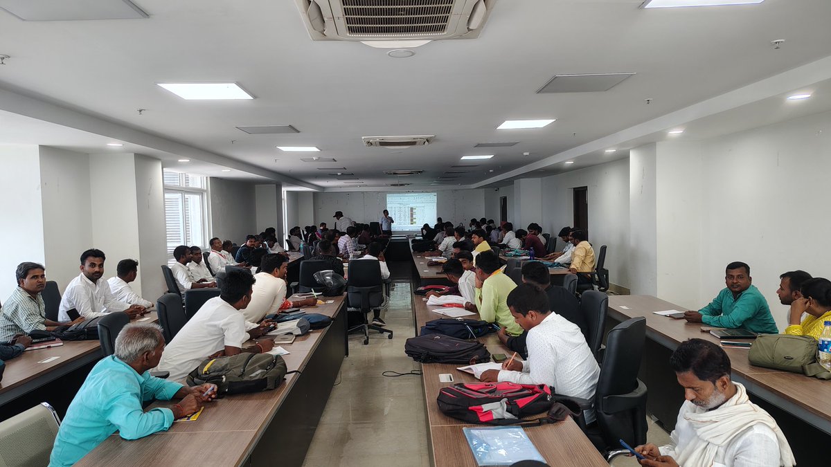 sauravyadv's tweet photo. DRDA सभा भवन में SBM(G) /LSBA अंतर्गत दन��यांवा प्रखंड के स��वच्छता परिवेक्षक की एक दिवसीय कार्यशाला आयोजित की गई। इसमें ठोस एवं तरल अपशिष्ट प्रबंधन, हर घर से कूड़ा उठाव, निष्पादन तथा स्वच्छता मित्र ऐप के उपयोग पर प्रशिक्षण दिया गया

@LSBA_Bihar @LsbaPatna https://t.co/wAjUKrAiBI