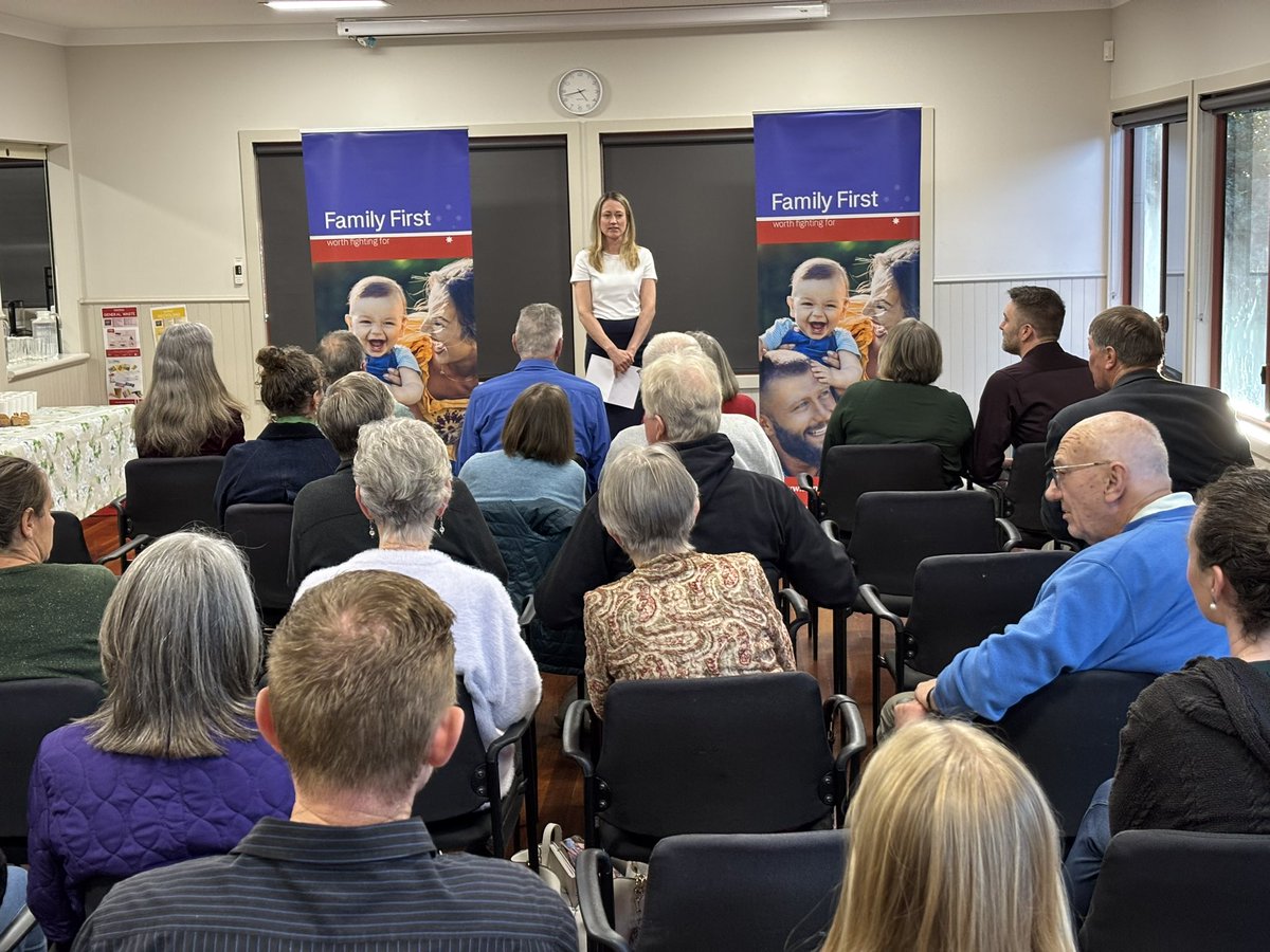 LyleShelton's tweet image. Thanks to everyone who turned out this afternoon for the launch of Family First’s campaign for Farrer. Rebecca Scriven is carrying the values that matter. #takethepressureofffamilies Vote 🗳️ 1 #FamilyFirst