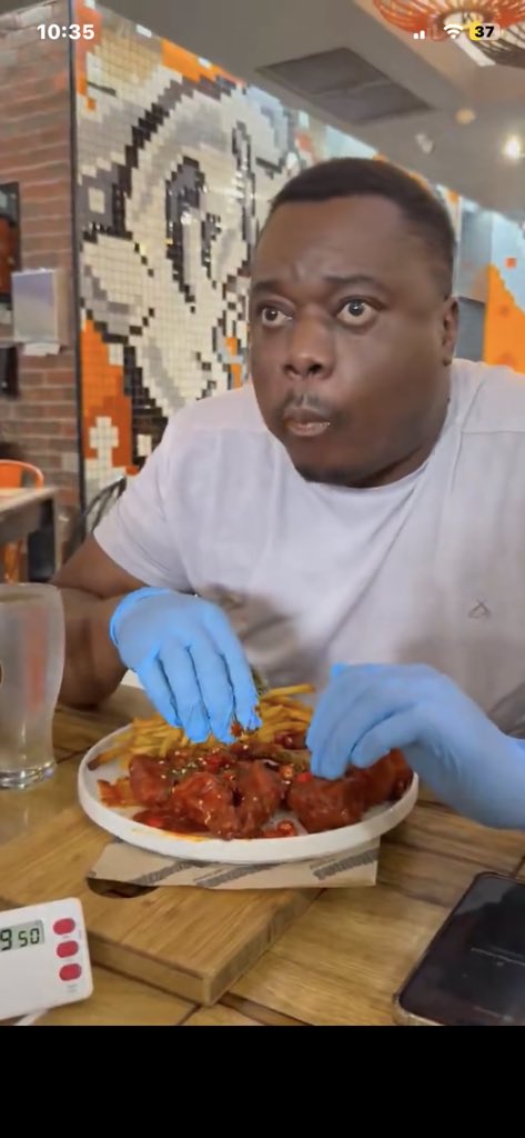 p_phetlha's tweet photo. @Chefshivambu @rocomamas The moment he knew he had fucked up!😂 https://t.co/GgFrW8MkIJ
