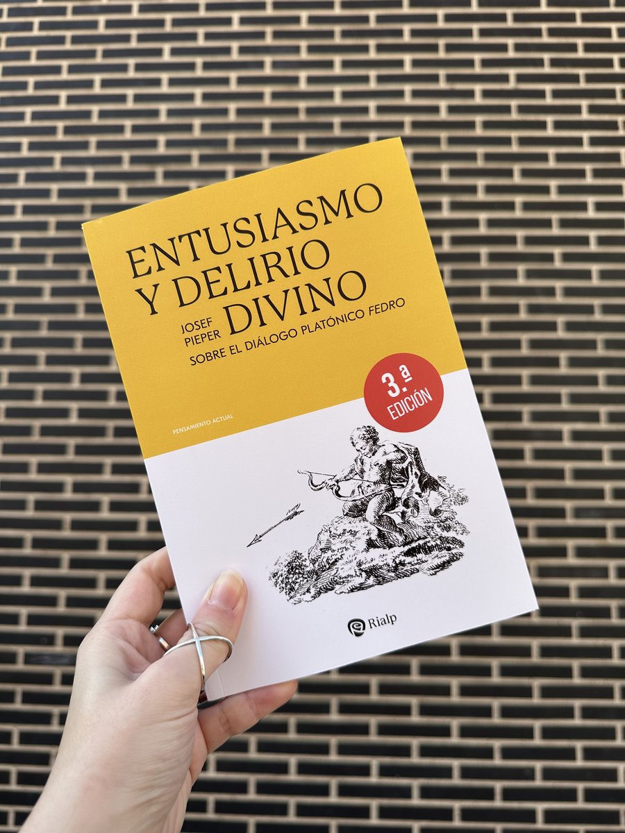 EdicionesRialp's tweet image. ¿Es el amor un impulso racional o un "delirio divino" que nos eleva? 🏛️✨

Josef Pieper nos invita a recuperar la capacidad de conmovernos ante la belleza absoluta. 

¿Cuál es vuestro plan de lectura para hoy? 📖☕️

#JosefPieper #filosofía #lecturadesabado