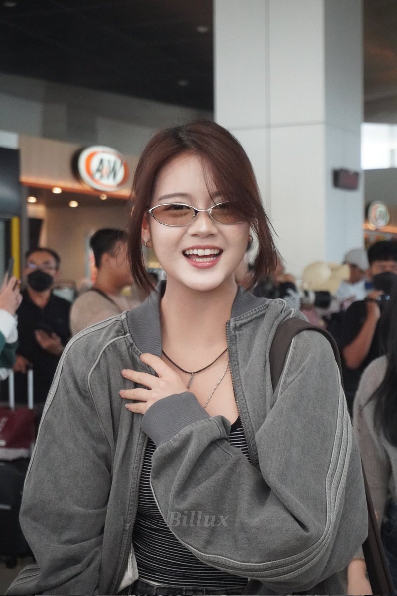 nurdisyah's tweet photo. center kesayangan @A_ChristyJKT48 
18042026
#JKT48AirportFashion https://t.co/o1GBd474FX