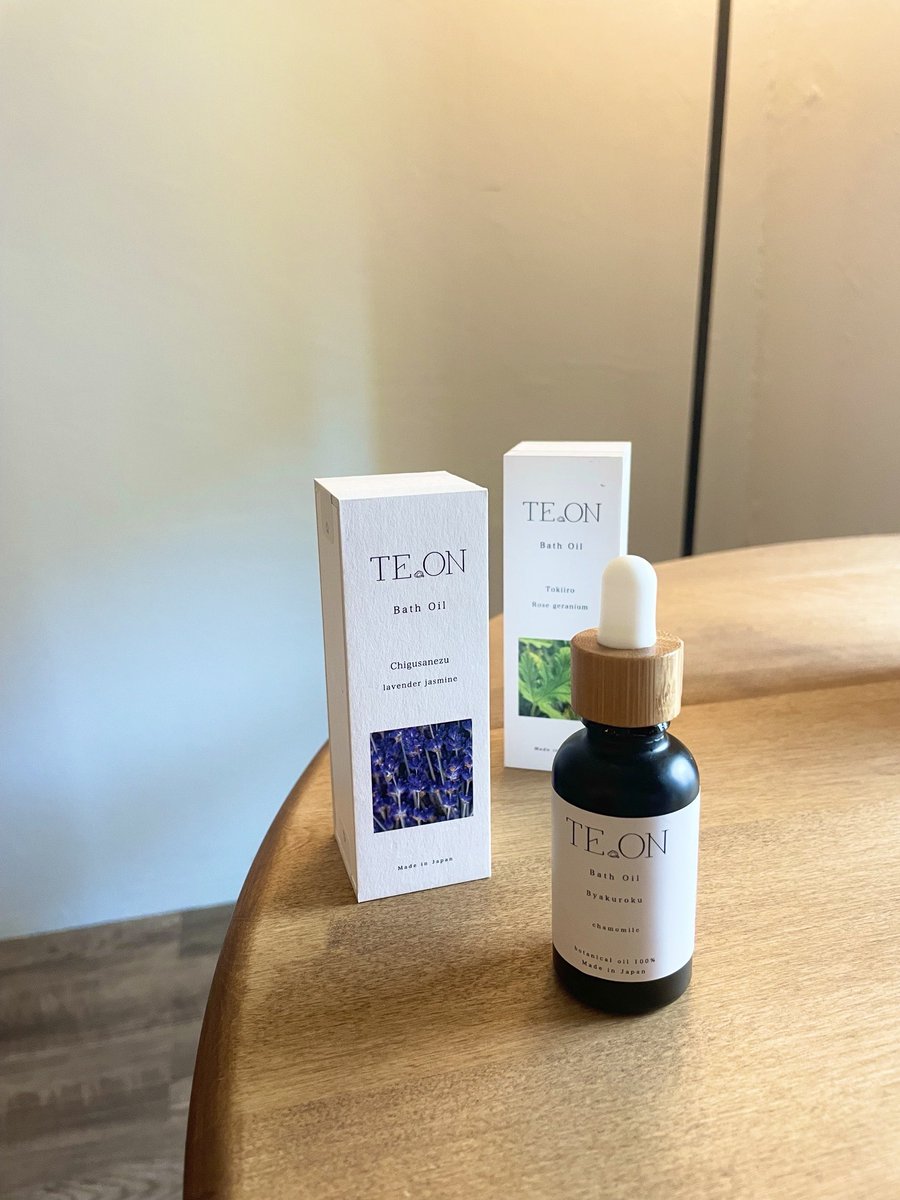 en_yomogisalon's tweet photo. 入浴剤を探している方へ
🔹TEON Bath Oil(テオン バスオイル)
栽培から原料作りまで行う100%自然由来のボタニカルオイルです♪
じわっと汗をかく春先🌸ゆったり湯船に浸かって体の中からしっかり温めて今日の疲れも洗い流しましょう🛀
#入浴剤
#TEON https://t.co/wK73jun7hD