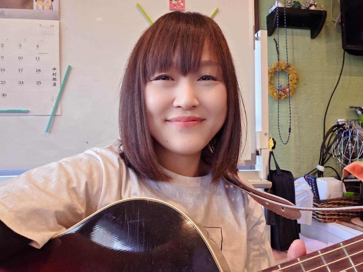 HarukaSugitani's tweet image. 昼は子どもイベントで歌って、夜は今からお茶の水にてLIVE!!
歌まみれな1日で楽しいのじゃ😘
#弾き語り #LIVE #杉谷遥果