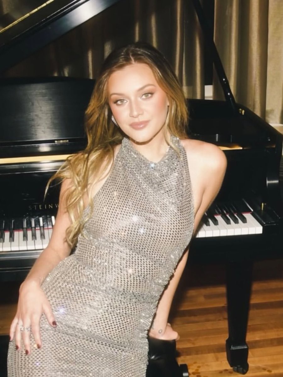 Kelsea Ballerini RP/PARODY ACCOUNT tweet media