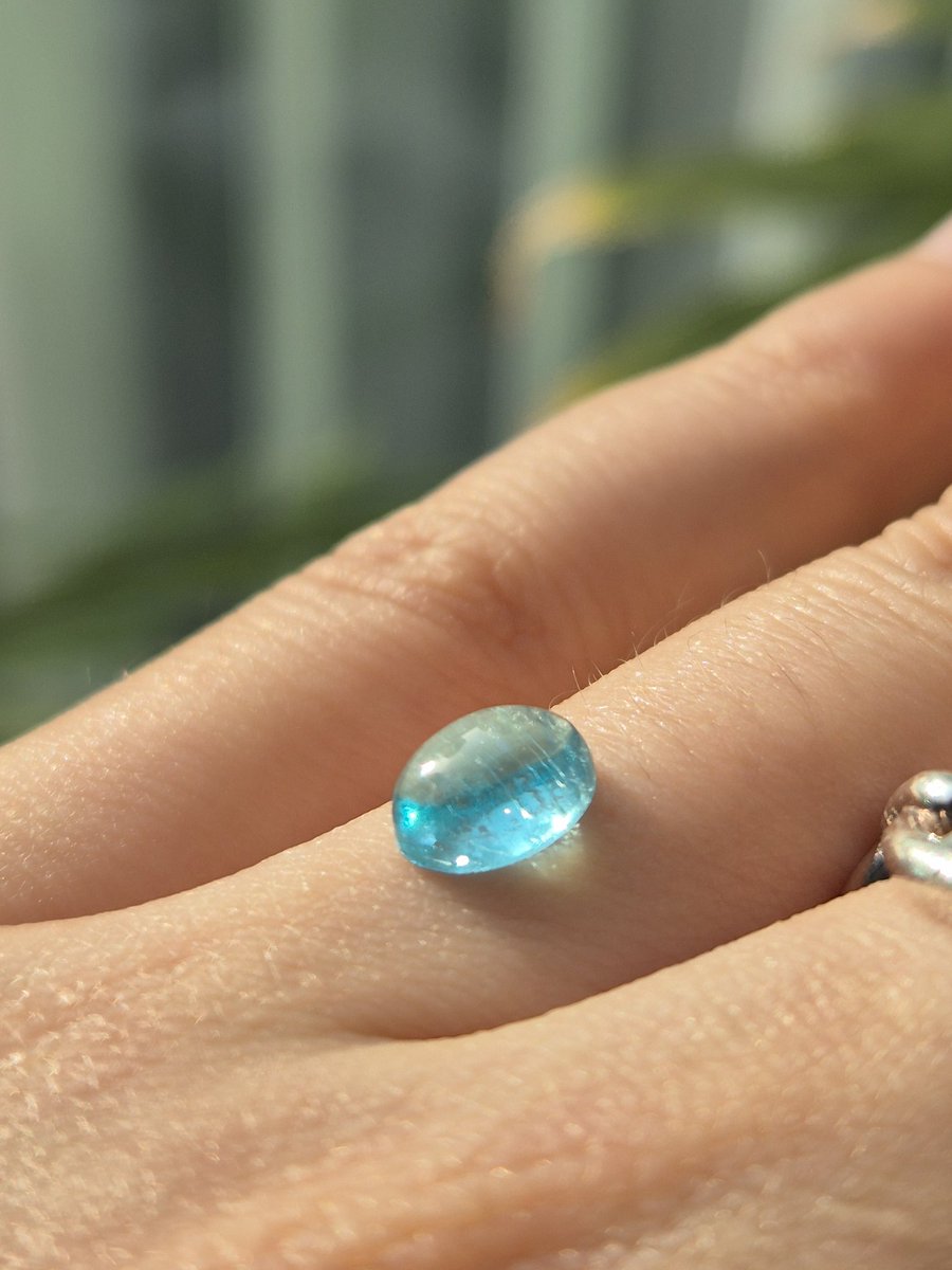 루페우스에서 산 아파타이트 캐보션🩵물방울같고 너무 예뻐요