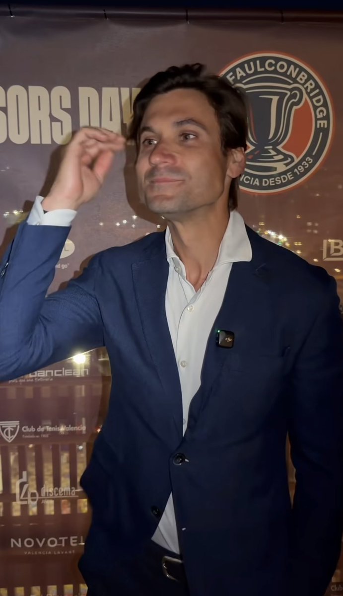 DavidFerrerGDF's tweet photo. 🥰@DavidFerrer87 (via @copafbvalencia ) https://t.co/GGq62GXXWT