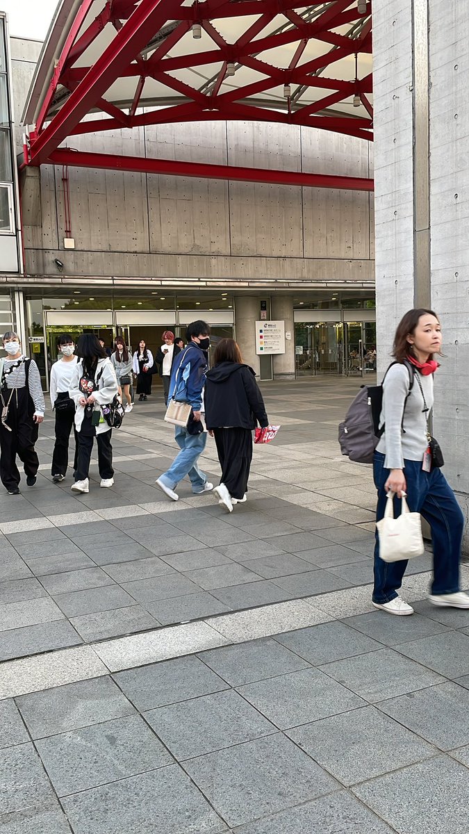 グッズ販売の横に移動しました