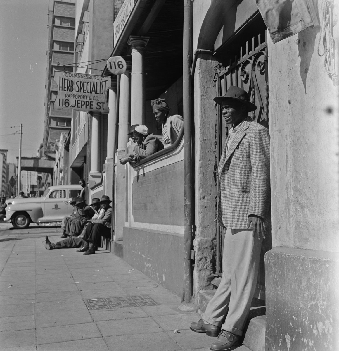 HistorySAZAR's tweet photo. Jeppe Street, Johannesburg, 1948. Credit: Constance Stuart Larrabee Collection, Smithsonian Archives https://t.co/uAkB5EfZtE