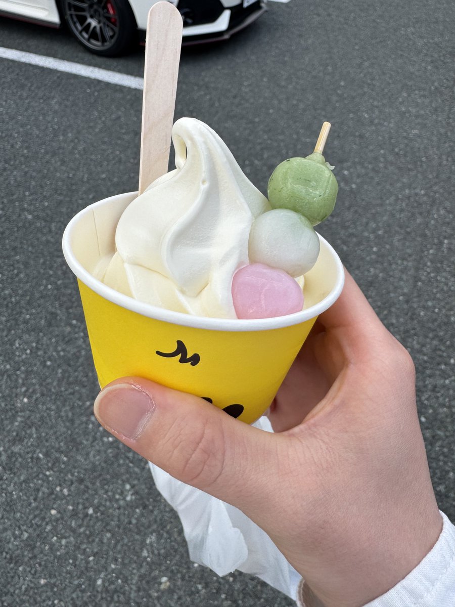 katamaru4892's tweet photo. 昨日で23歳になりました！
+自分への誕プレで夏のホイール・タイヤ変更しました🛞

ENKEI GTC01RR 9.5J+35
ADVAN db V553

今年はライブやイベント参加多めの年にしたいです。

今年も変わらずよろしくお願いします🙇 https://t.co/FL2Hun0ml8