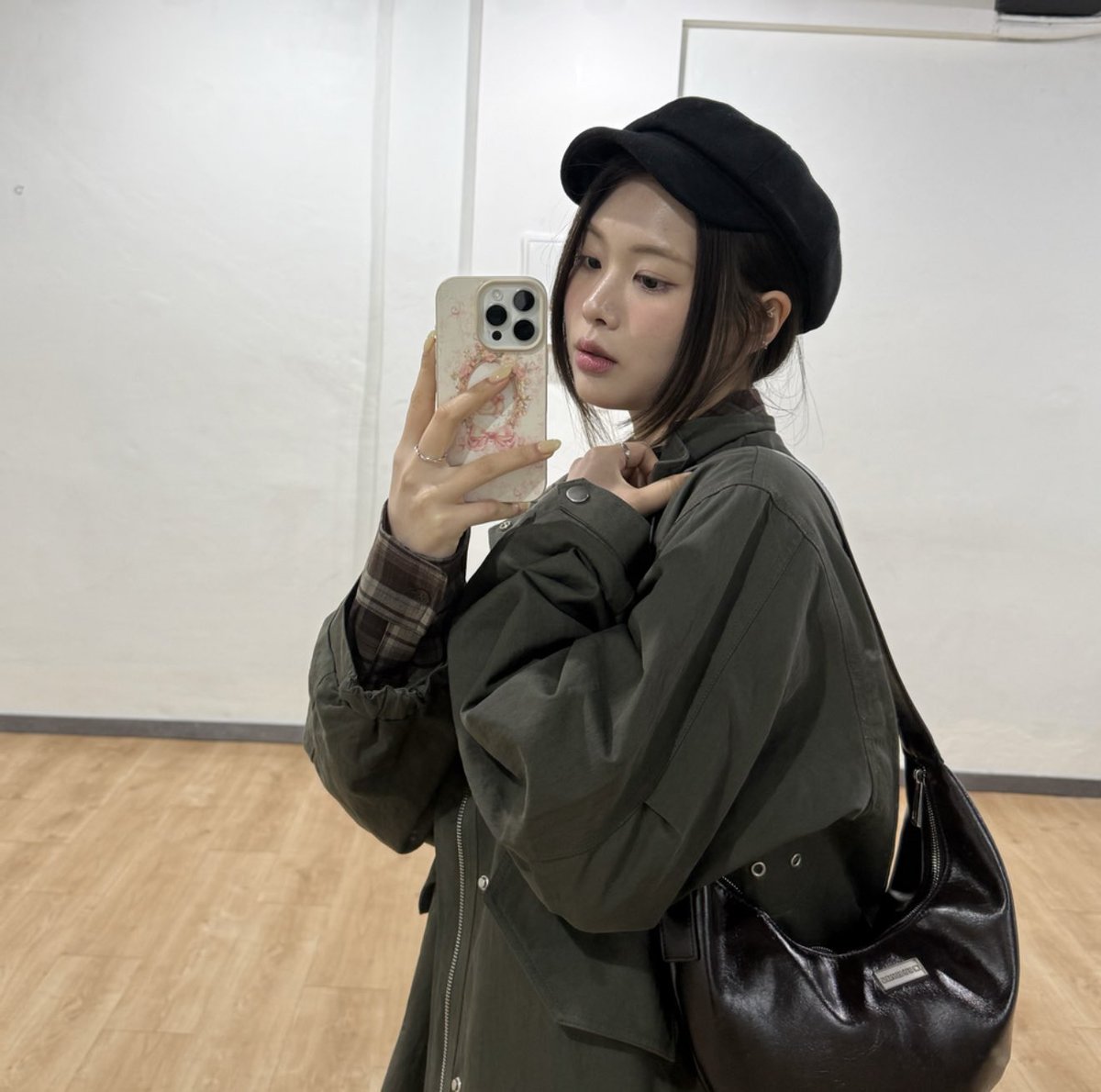 swan hours tweet media