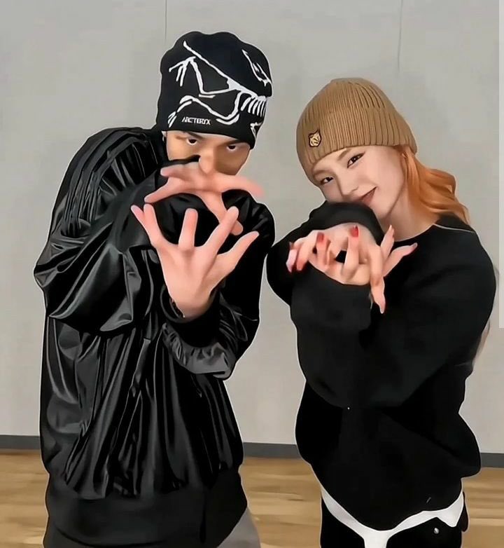 SKZ BASE tweet media