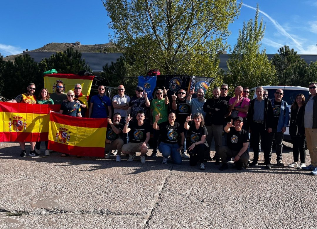 💚💙🇪🇦 EN MADRID COMIENZA TODO.

📍JUSAPOL Aragón 

Policías nacionales y guardias civiles dicen BASTA..

Es el momento de luchar por #EquiparacionYa y #JubilacionDignaYa

‼️ PROHIBIDO RENDIRSE ‼️ 

💪La unión es nuestra fuerza. Es ahora.

#18AMadrid
