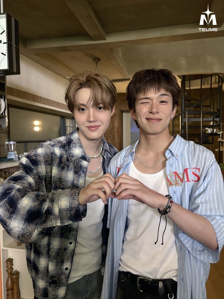 Doyoung just like us asking umbro to restock on weverse post🥹 #아사히

🐰: Please restock, thank you
- From TREASURE Doyoung -

thank you for speaking for all of us😭 our paper dollz🤍