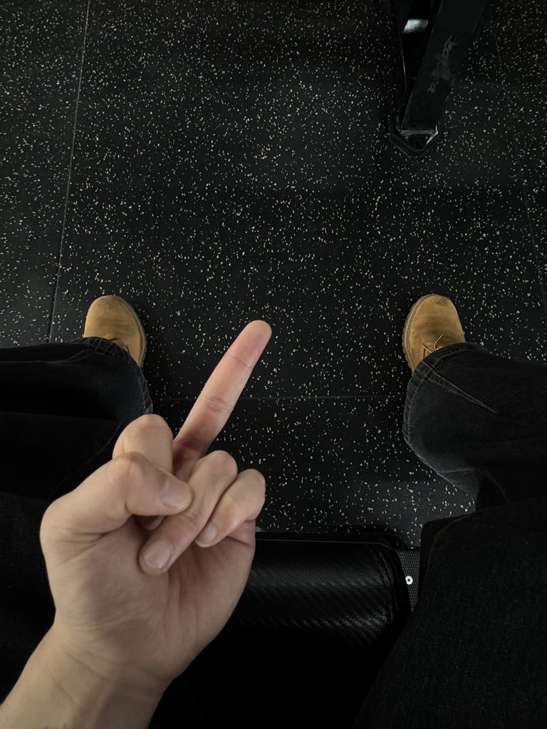 P ar ti ck tweet media