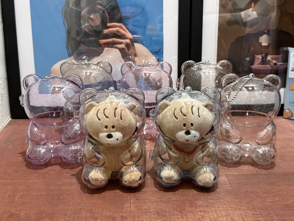 yukweb_aim's tweet photo. あくまくんピットイン。2店舗目でクリアーカラーも見つけられた！色付きのケースも可愛いくて好きかも。あくまくん、まだ座席に空きがあるよ😍モンチッチも入るみたいだし迎え入れたいな！@aimyonGtter https://t.co/Opt4JceHjH