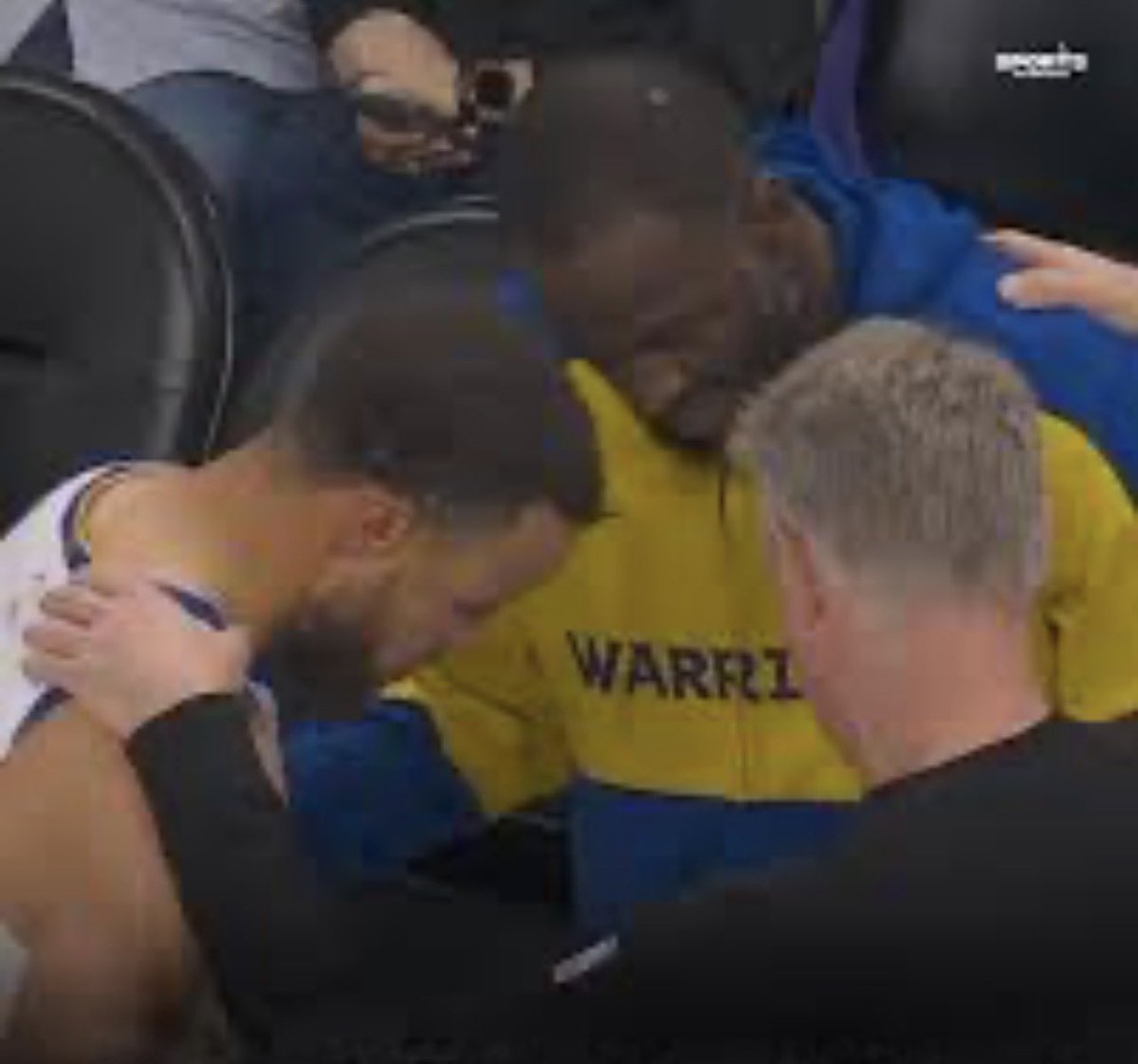 isidrotrue's tweet photo. @trecet Steve Kerr… Vaya imagen la de hace unas horas. Cuántos momentos vividos, inolvidables, junto a estos tres. Pero nada es eterno… https://t.co/PdURgtO162