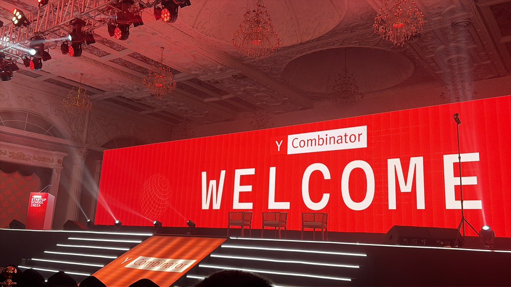 vspace's tweet photo. is it just me or does everyone at the YC event feel like they’re in an oven. 

WHY IS BANGALORE SO FUCKING HOT??? https://t.co/YnzMQirz1x