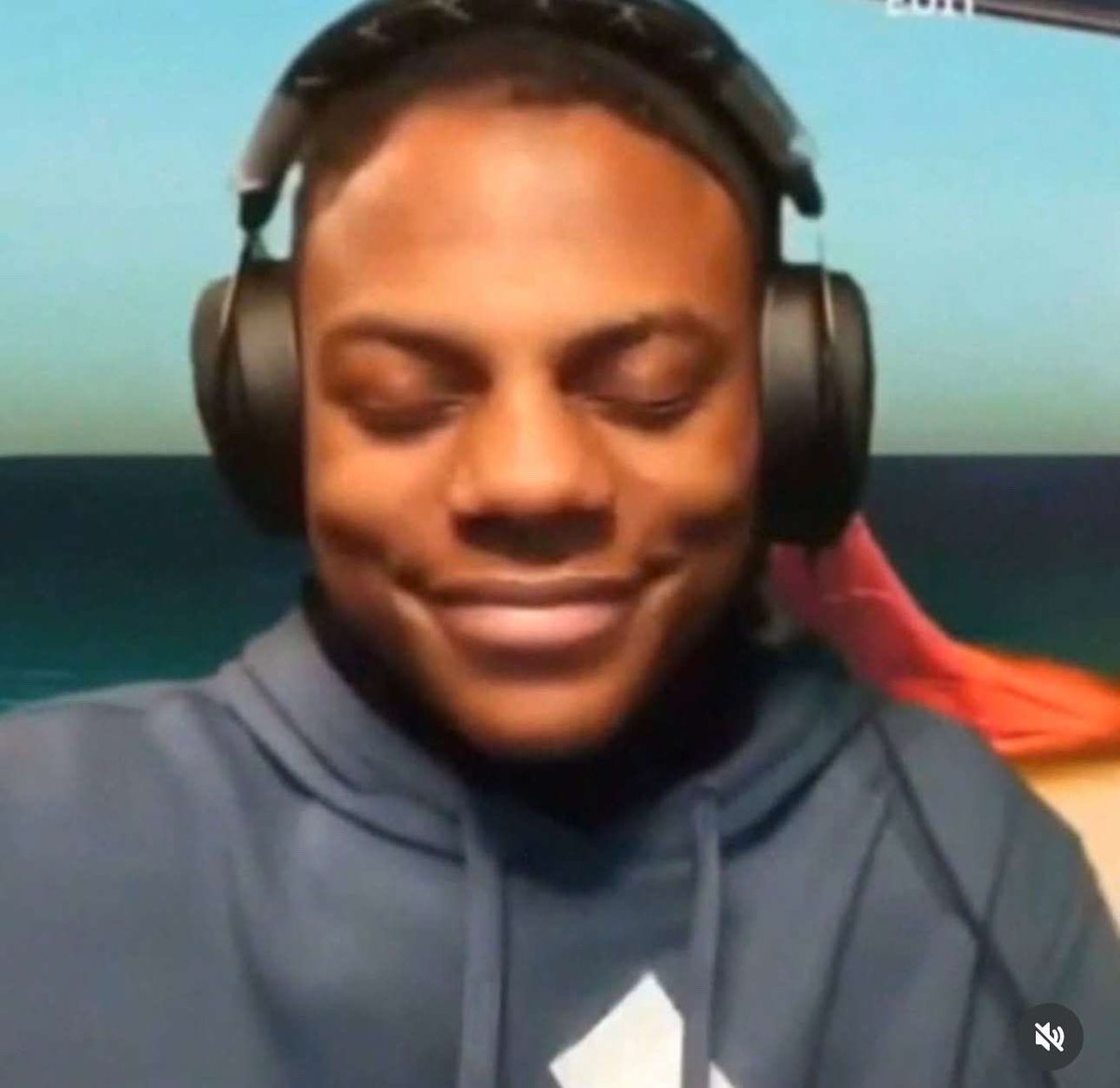 CLINTON TECH STORE tweet media