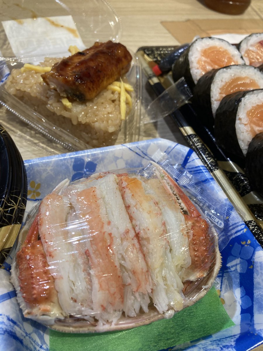 acchan_0427's tweet photo. 近江町市場でのお昼ご飯🐟 https://t.co/Ygn1IV9c6B
