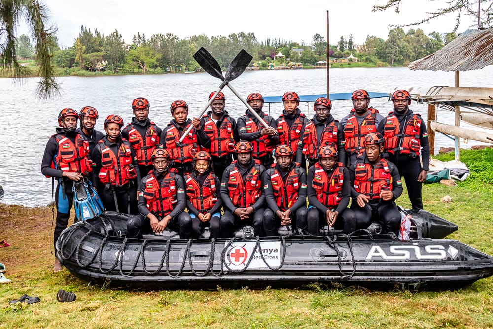 Krcs_NRbBranch's tweet photo. Kenya Red Cross continues to strengthen the capacity of its Aqua Search and Rescue (A-SAR), ensuring responders are ready to act fast and effectively during mass water related emergencies.

A-SAR team comprising of members from the Lower Eastern, Central, and Western Kenya has successfully completed a three-day training on boat handling, navigation and use for water rescue missions. 

The training focused on practical, hands-on skills simulating real life emergency situations.

This exercise is part of ongoing Preparedness for Effective Response (PER) activities aimed at enhancing the Red Cross Action Teams (RCATs) aqua rescue capabilities in Kenya.