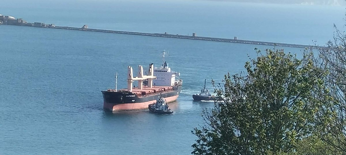 AytonJustyn's tweet photo. 🏭 No Incinerator 🏭 Boycott portland port 🇵🇦 Sapienza 🇵🇦 in #portland on 18/4/26. A General Cargo vessel.#weymouth #dorset #photography #shiplnpics #shipspotting #GeneralCargo #ships #shipping #Sapienza #Panama #Nuptunus #shipsphotography https://t.co/qE9bumNxqM