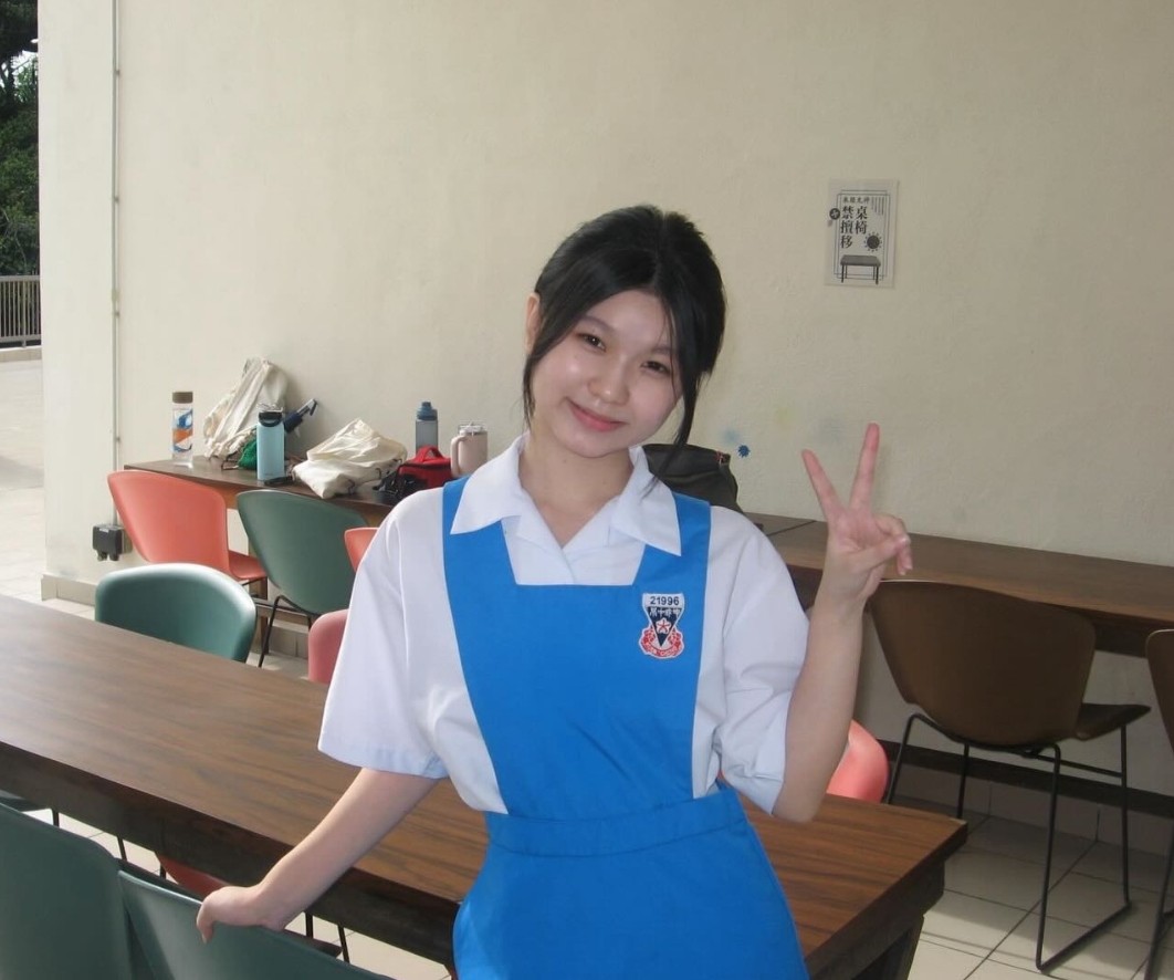 ジャンスカ制服 tweet media