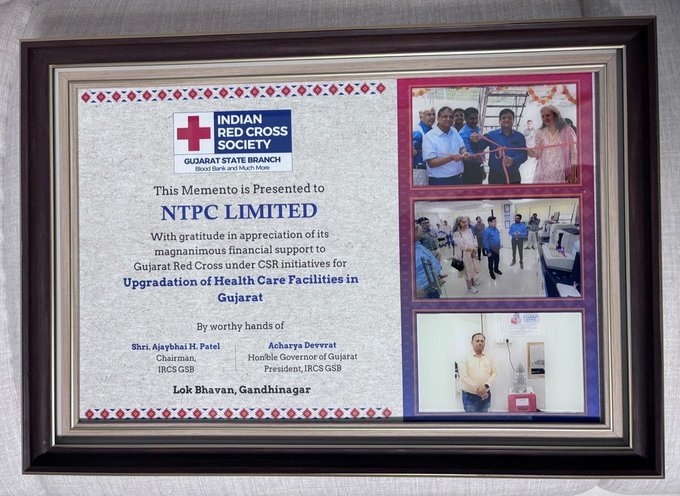 airnews_pune's tweet image. #NTPC WR-I, मुंबईला ७.१७ कोटी CSR योगदानासाठी भारतीय रेड क्रॉस सोसायटी कडून सन्मान.   राज्यपाल आचार्य देवव्रत यांच्या हस्ते राजभवनामध्ये हा पुरस्कार देण्यात आला.    #Healthcare #India #AcharyaDevvrat