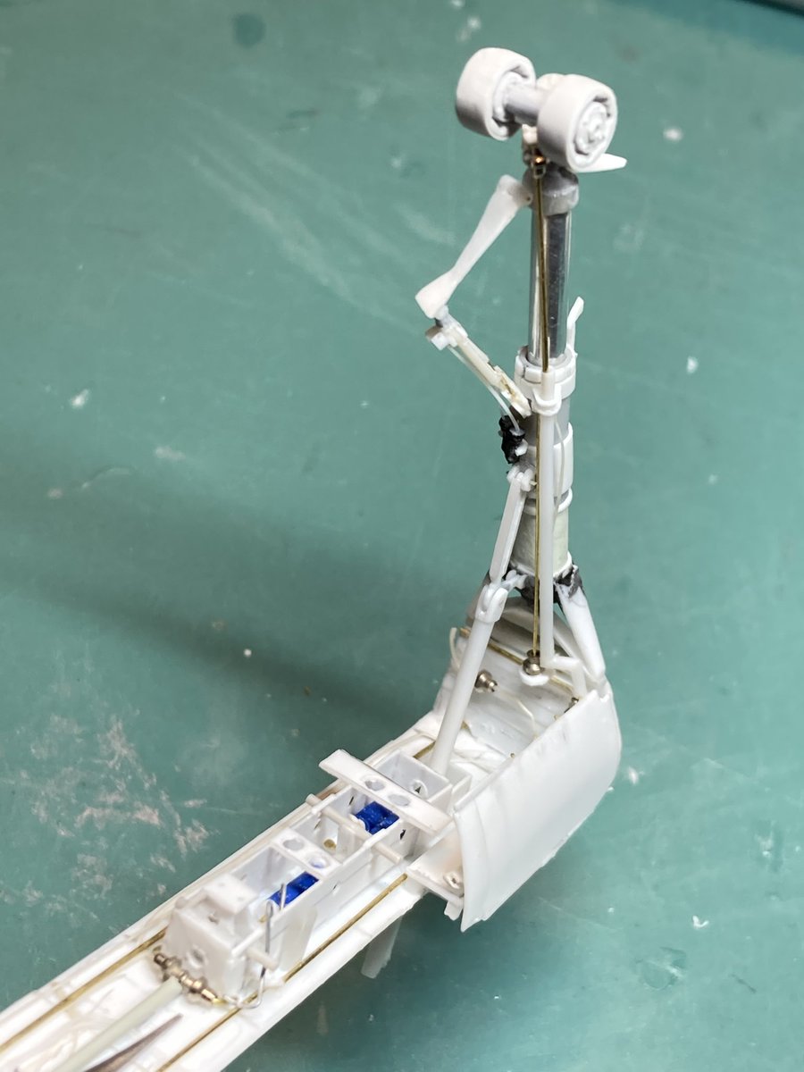 Hobby Craft 1/48 F7U-3前脚周りもそろそろ終盤本当は前輪90度回転して収まります
