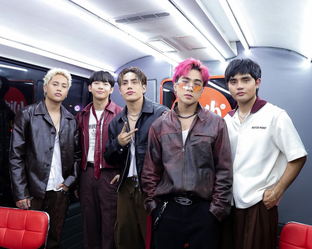 MARS 🦋 tweet media