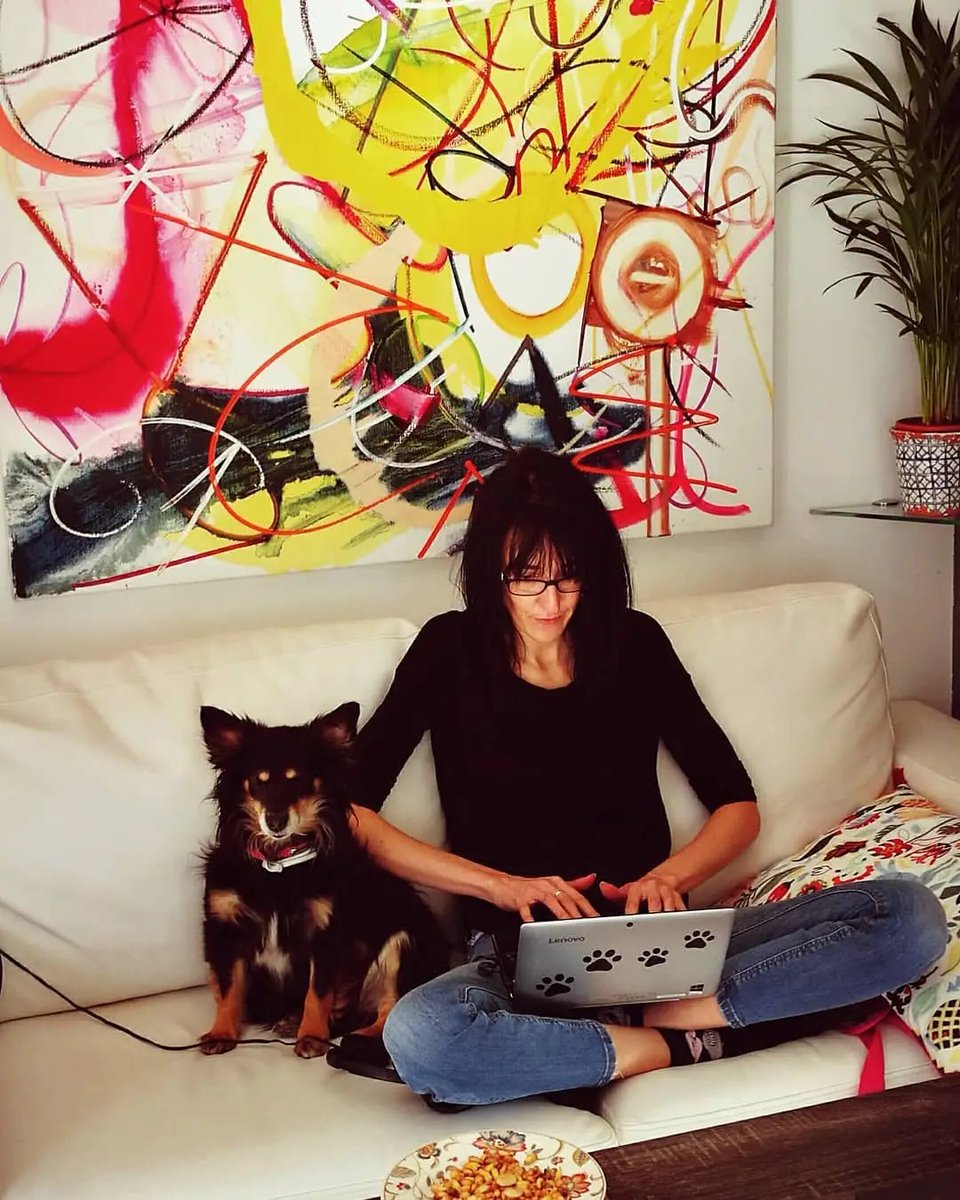 #ENTREVISTA #PERIODISME #VIDA

De cobrir el cas Rabasco amb 24 anys a viure en primera línia el cas Nóos. Pressions, moments únics i històries que deixen empremta. Una entrevista sincera sobre periodisme, vida i tot allò que no es veu. 
<a href="/estherKarloff/">Esther Ballesteros</a> 
👇 diaridecalabona.com/ca/home