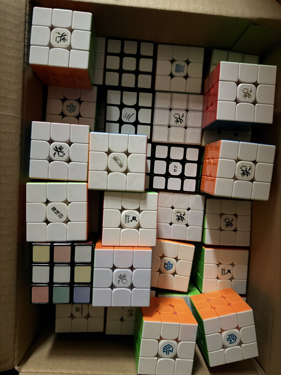 kochi_cube's tweet photo. 流石にこの中に一つはテンユンがあるはず、、、

クイズ　テンユンはどれでしょう https://t.co/hiYdFArC8F
