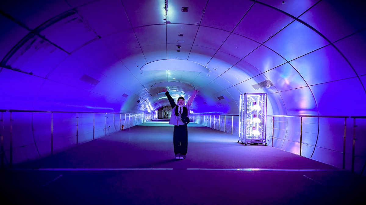 145cm_m's tweet photo. 昔大好きだったなにわの海の時空館へ。十何年ぶりの内部公開が行われているのを知ったのは先月。

こんなに綺麗な廃墟無いよ。公開してくれてとっても嬉しい。
きっとまた、わたしは足を運ぶ。 https://t.co/VwacS4neVU